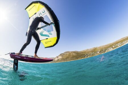 Quitter la terre ferme : location wing foil à l’école KGG, le frisson de voler dans la baie d’Almanarre | École Kitesurf Var Pack-location-wing-foil-KGG