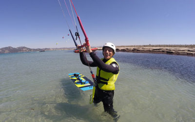 Treat yourself to a kitesurfing weekend with friends! | École Kitesurf Var
