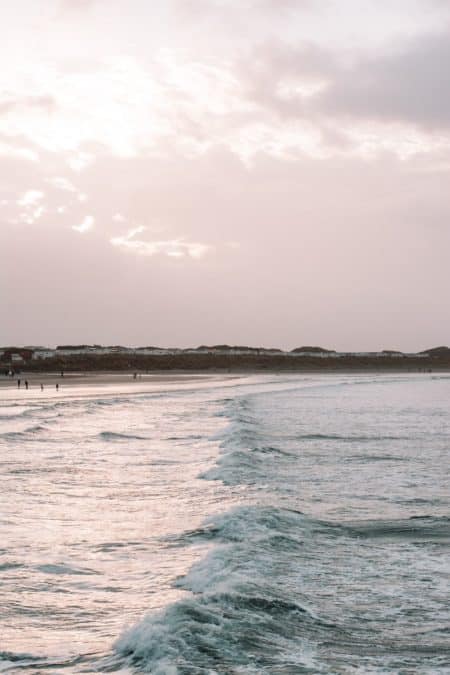 Où se trouve la plage de l'Almanarre ?