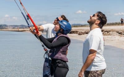 Pack kite surf : l’art d’apprivoiser la baie de l’Almanarre, version Greg et Colin | École Kitesurf Var enseignement kitesurf de qualité