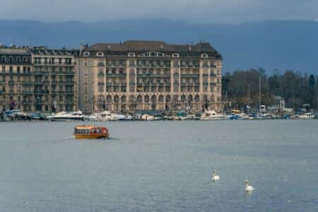 Hôtel à l’Almanarre : séjour convivial face à la mer et aventures de kitesurf | École Kitesurf Var Hebergement-pres-plage-de-Almanarre