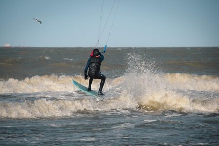 Hôtel à l’Almanarre : séjour convivial face à la mer et aventures de kitesurf | École Kitesurf Var Kitesurf-Almanarre-sensations-uniques