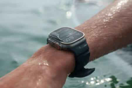 Montre pour surfer : quand le poignet devient le meilleur allié des vagues | École Kitesurf Var Comparatif-montre-etanche-classique-montre-pour-surfer